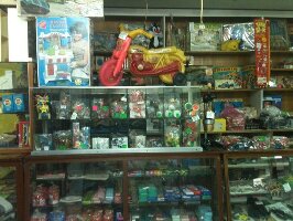 Museo Juguete Antiguo (Antique Toy Museum) aka MUJAM
