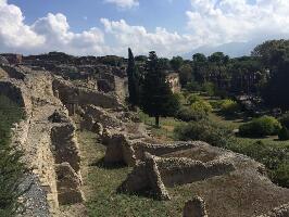 Lucia Pompeii Guide Tours