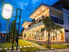Yellow Moon Guesthouse & Apartments