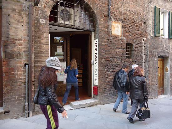 Tuscan Wine School - Siena