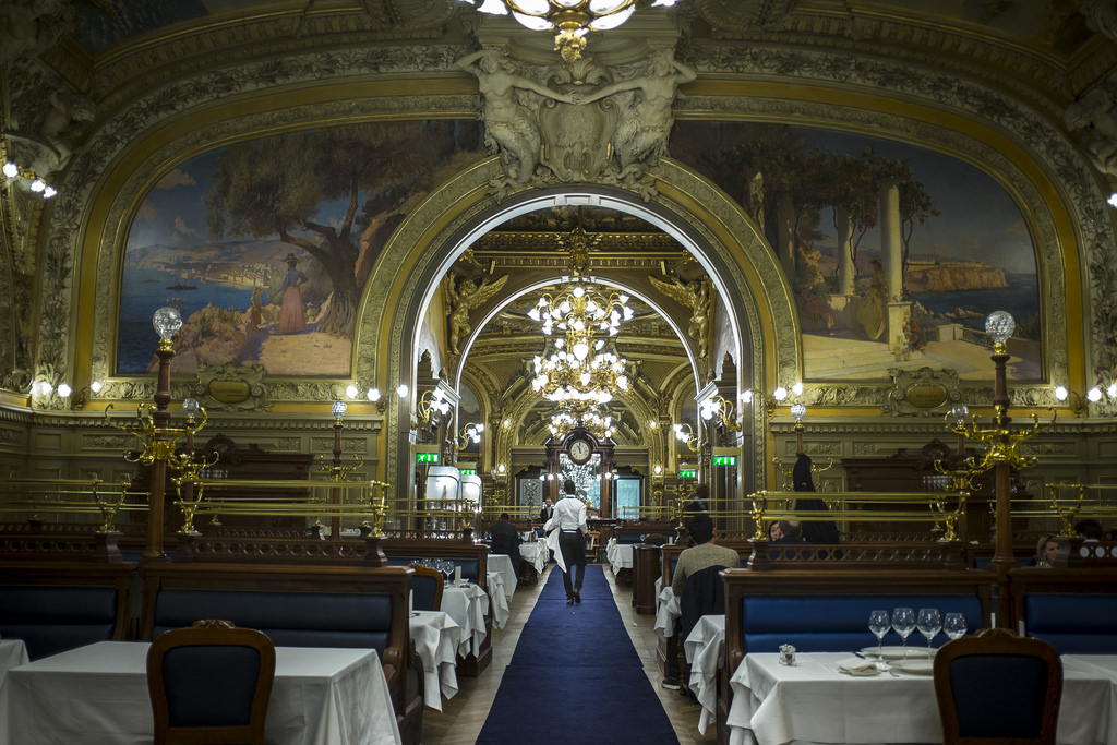 Le Train Bleu