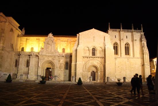 Museo Panteon San Isidoro de Leon