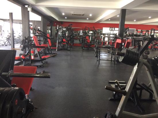 Maximum Fitness and Combat Center