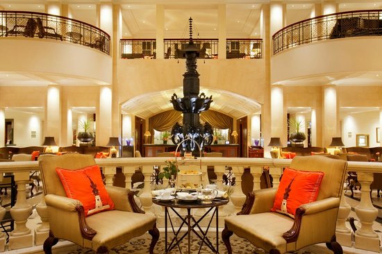 Lobby Lounge and Bar