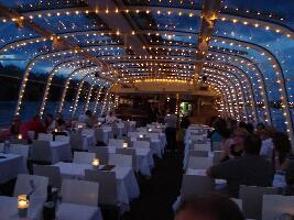 Le Bateau-Mouche au Vieux-Port de Montréal
