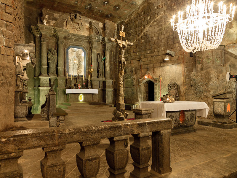 Visitbus - Auschwitz and Salt Mine Tours