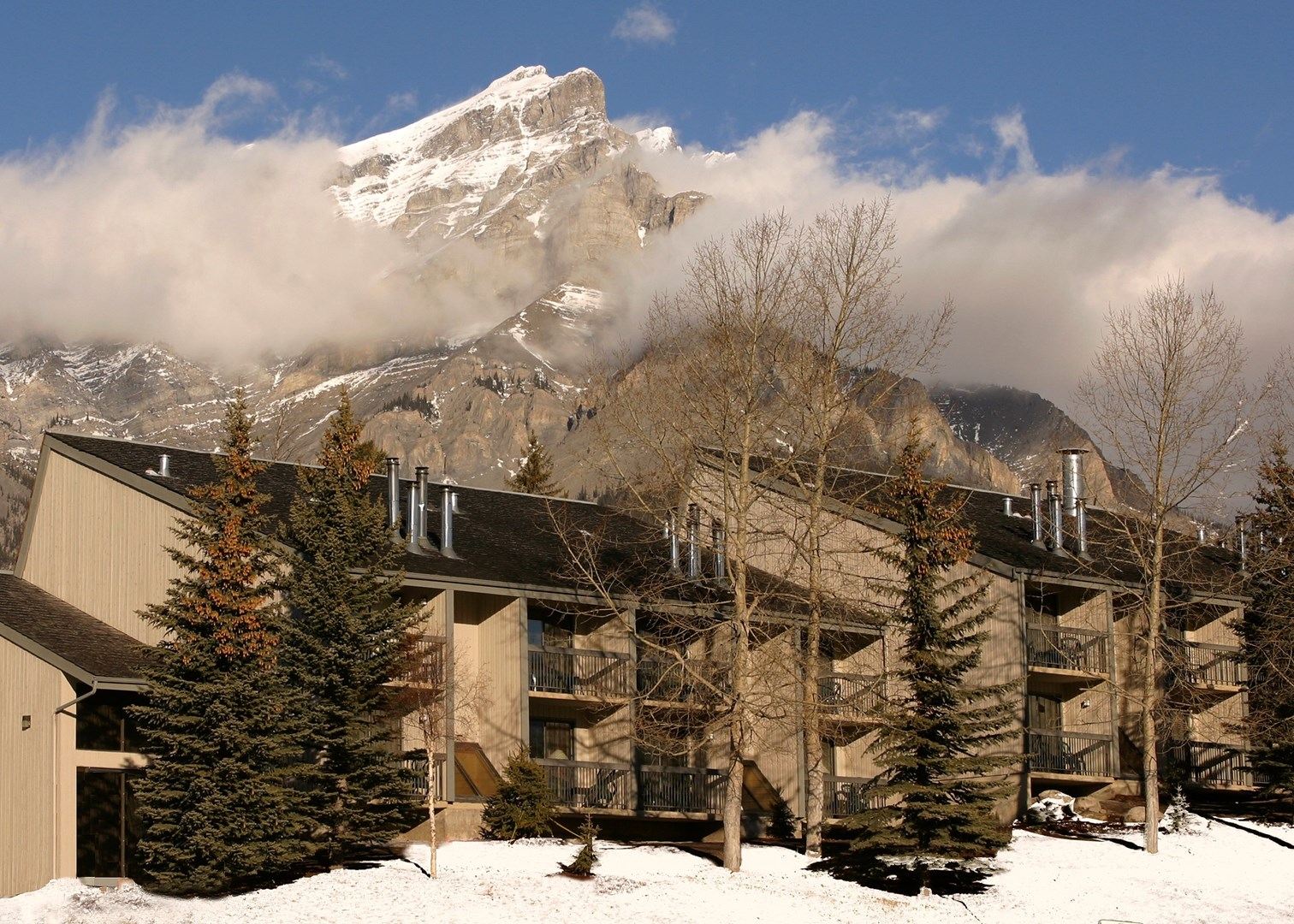 Tunnel Mountain Resort