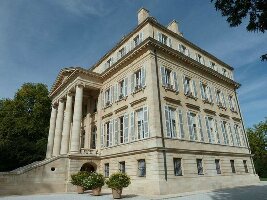 33 Tour Bordeaux and Ch&acirc;teaux