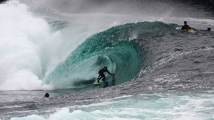 Waves Surf Cafe