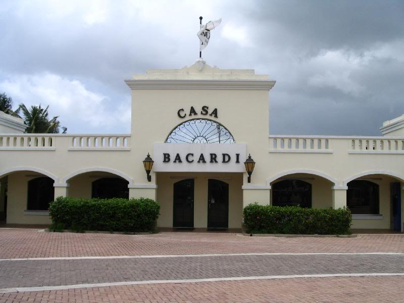 CASA BACARD&Iacute; Sitges