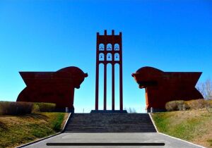 Artashat Armenia Monument