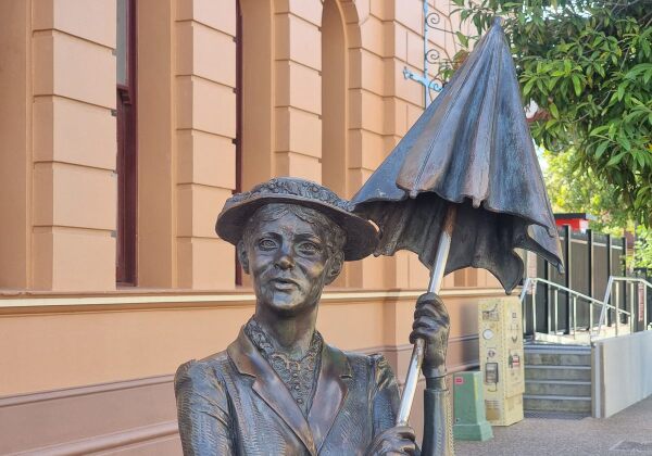 Mary Poppins Statue