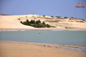 Pedra Rachada Beach