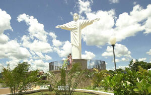Aguas de Lindoia Brazil Statue