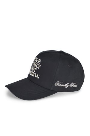 Cappello Baseball Family First realizzato in cotone FAMILY FIRST | Cappelli | HHS2502BLACK
