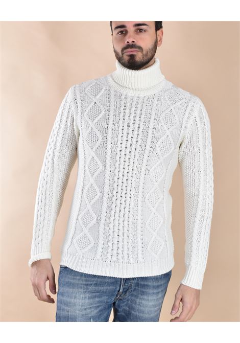 Pull ? col roul? blanc McQueen pour homme de Rakki Philosophy Rakkì | THE KING01