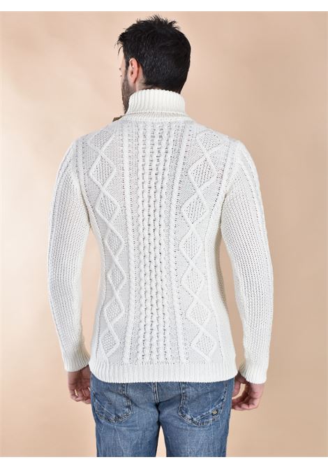 Pull ? col roul? blanc McQueen pour homme de Rakki Philosophy Rakkì | THE KING01