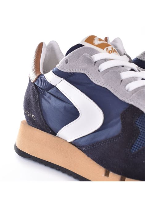 Prezzi scontati e collezioni alla moda “valsport” in offerta | Drezzy