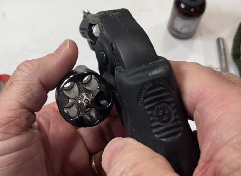 Unload the Ruger LCR