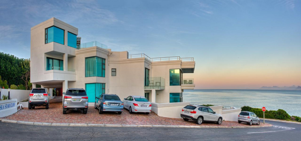 Parking at Sea Star Cliff
