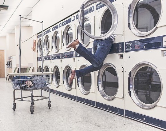 washing-cloth-diapers-at-laundromat washing-cloth-diapers-at-laundromat