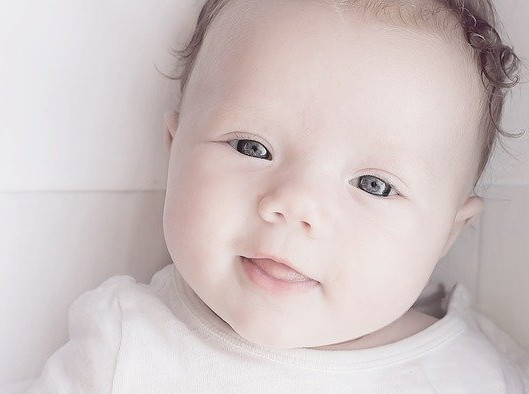 How do babies communicate?