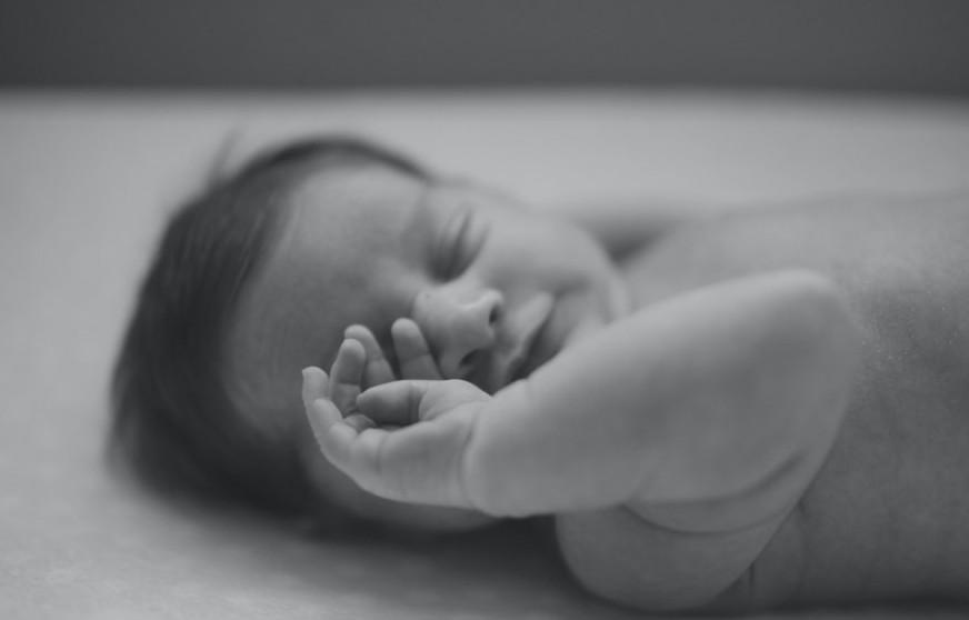 How do babies communicate?