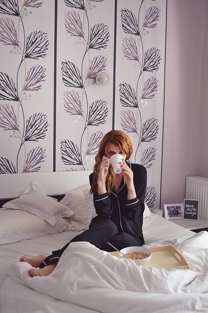 Why Is It Bad to Eat Before Bed?