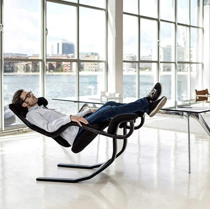 How much do kneeling chairs cost? (with 20 examples)