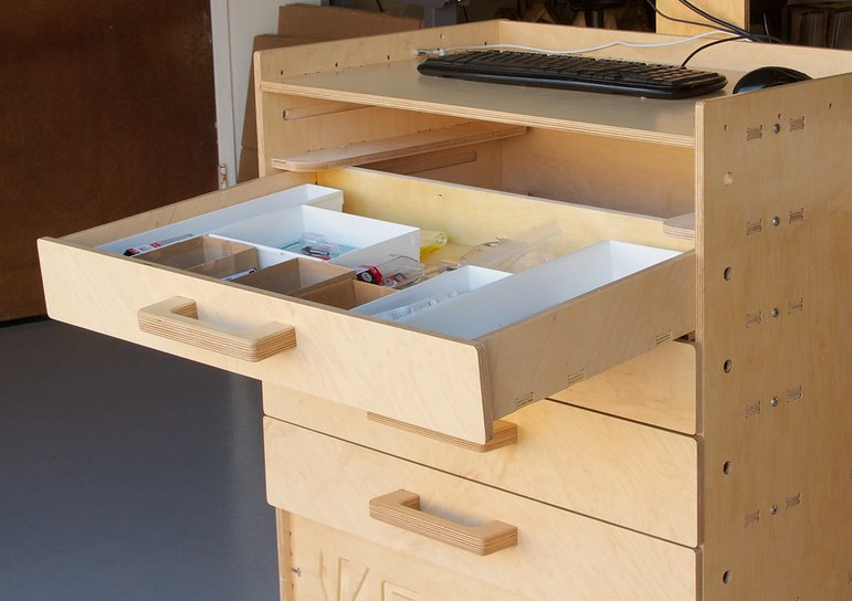 How to organize your desk drawers - Drawer storage compartment