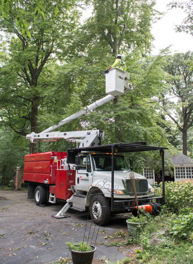 Bucket Truck Outrigger Pads How And Why We Use Them