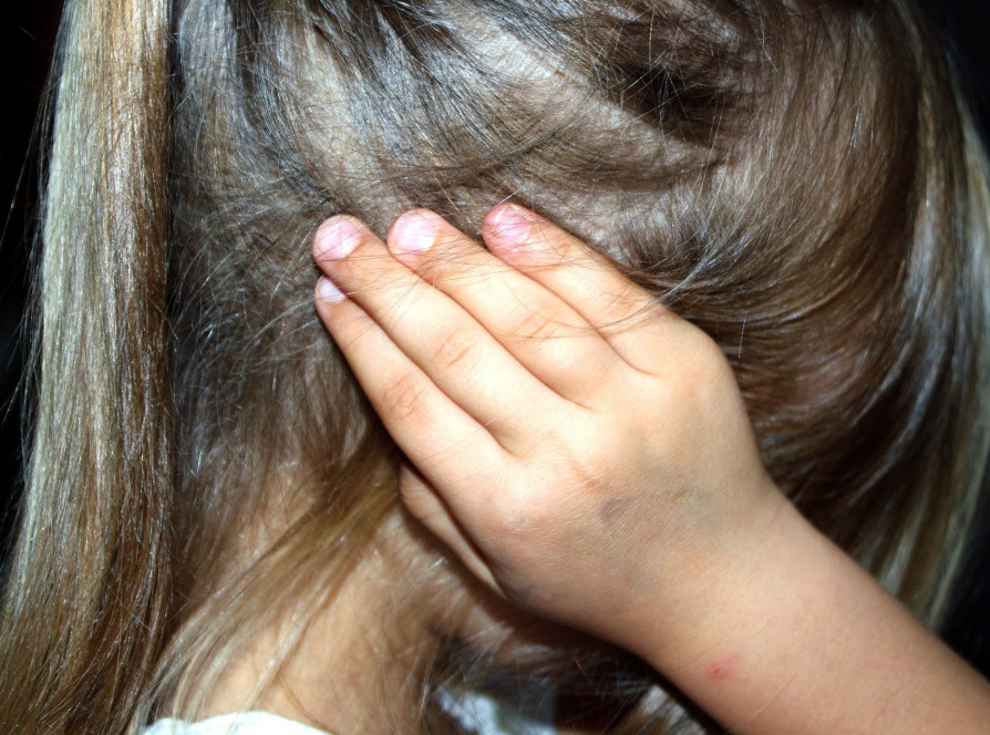 Sensory Processing Disorder - SPD - covering ear Sensory Processing Disorder - SPD - covering ear