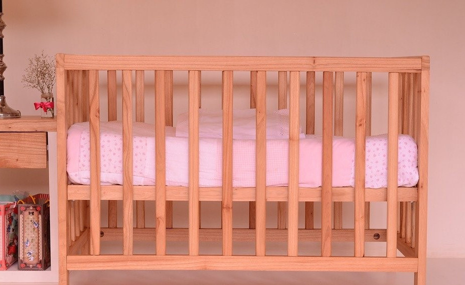 Mini Crib Vs. Standard Crib Little Bundles And Beyond
