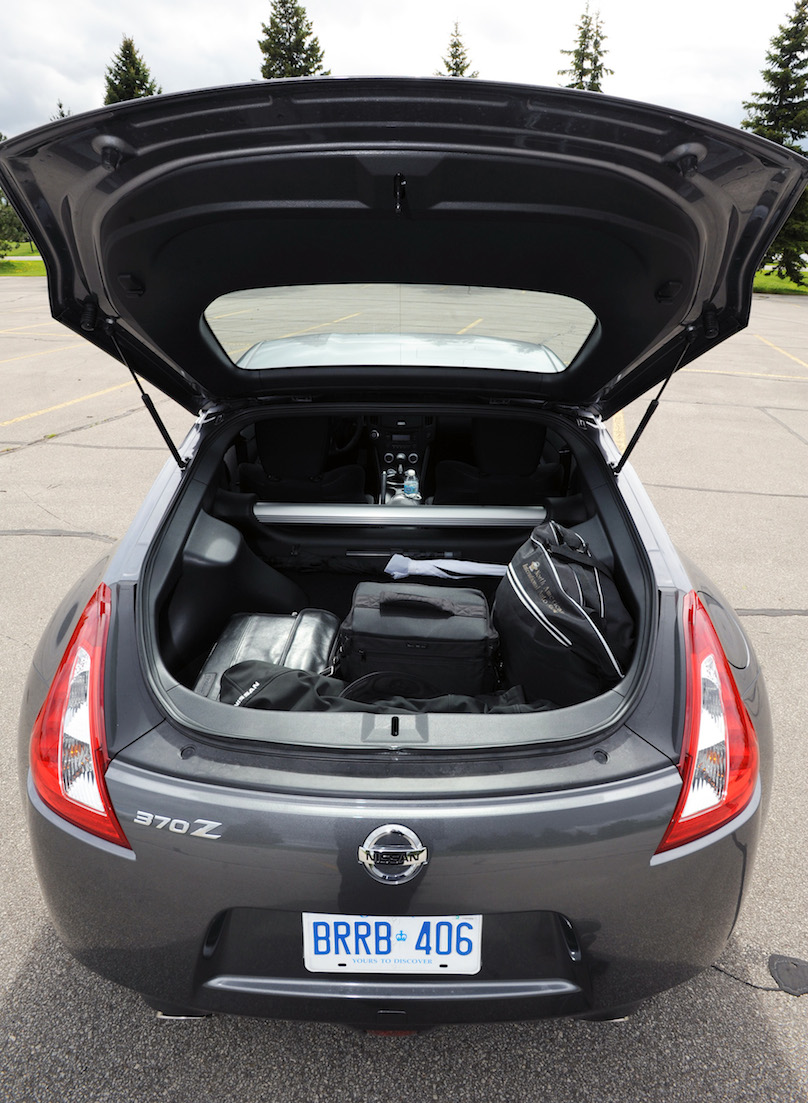 Nissan 370Z Coupe 2016 hatch