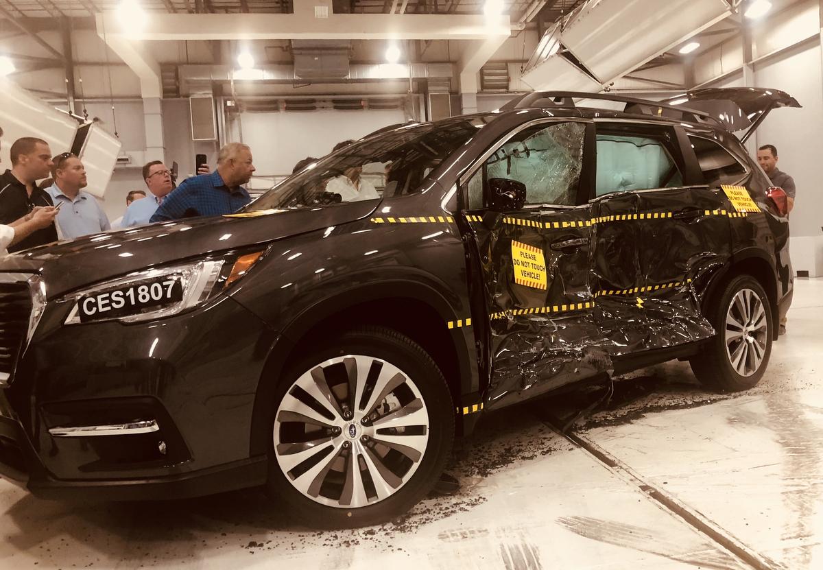 2019 Subaru Ascent SUV crash test