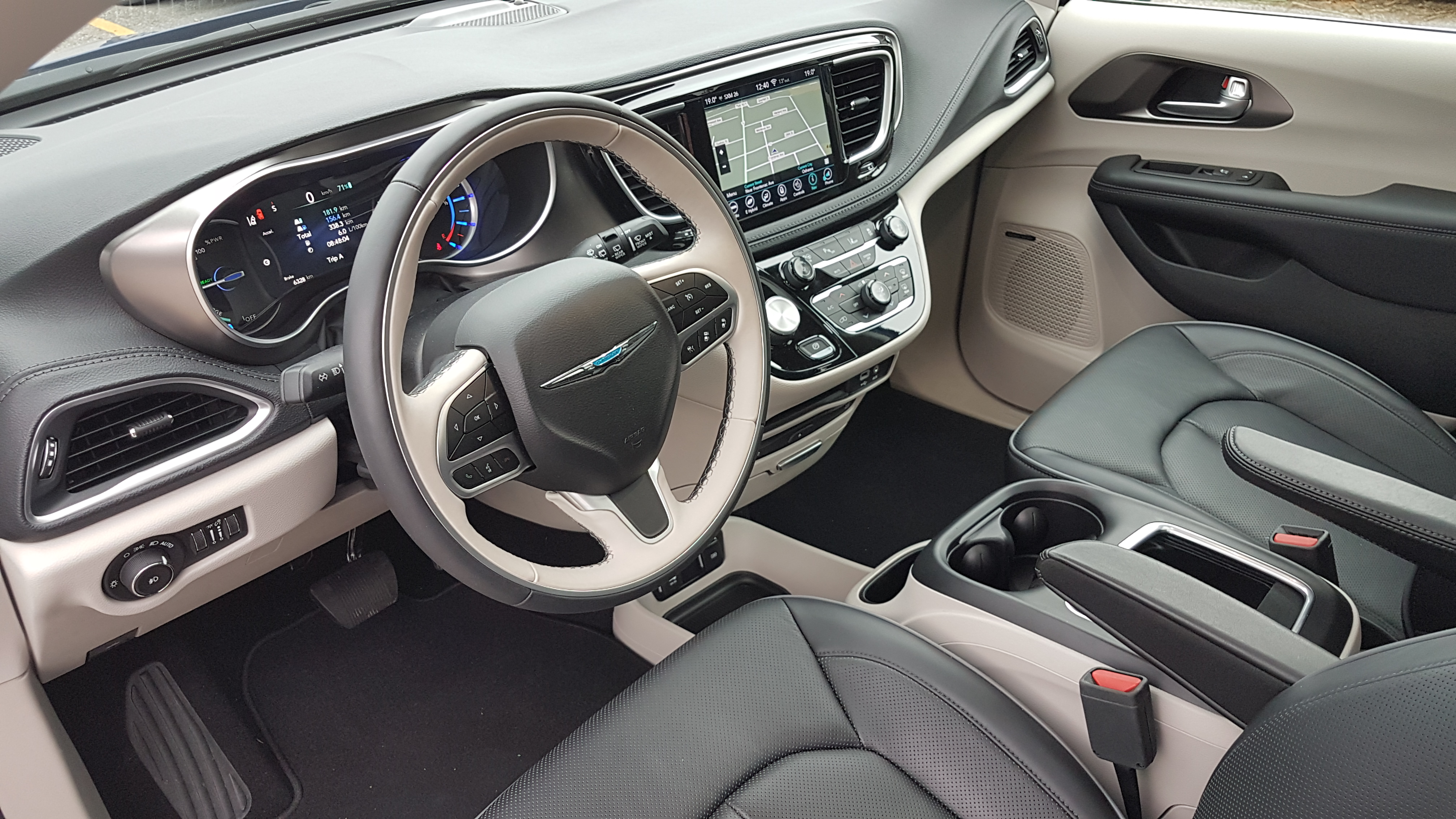 Review 2018 Chrysler Pacifica Hybrid Limited WHEELS.ca