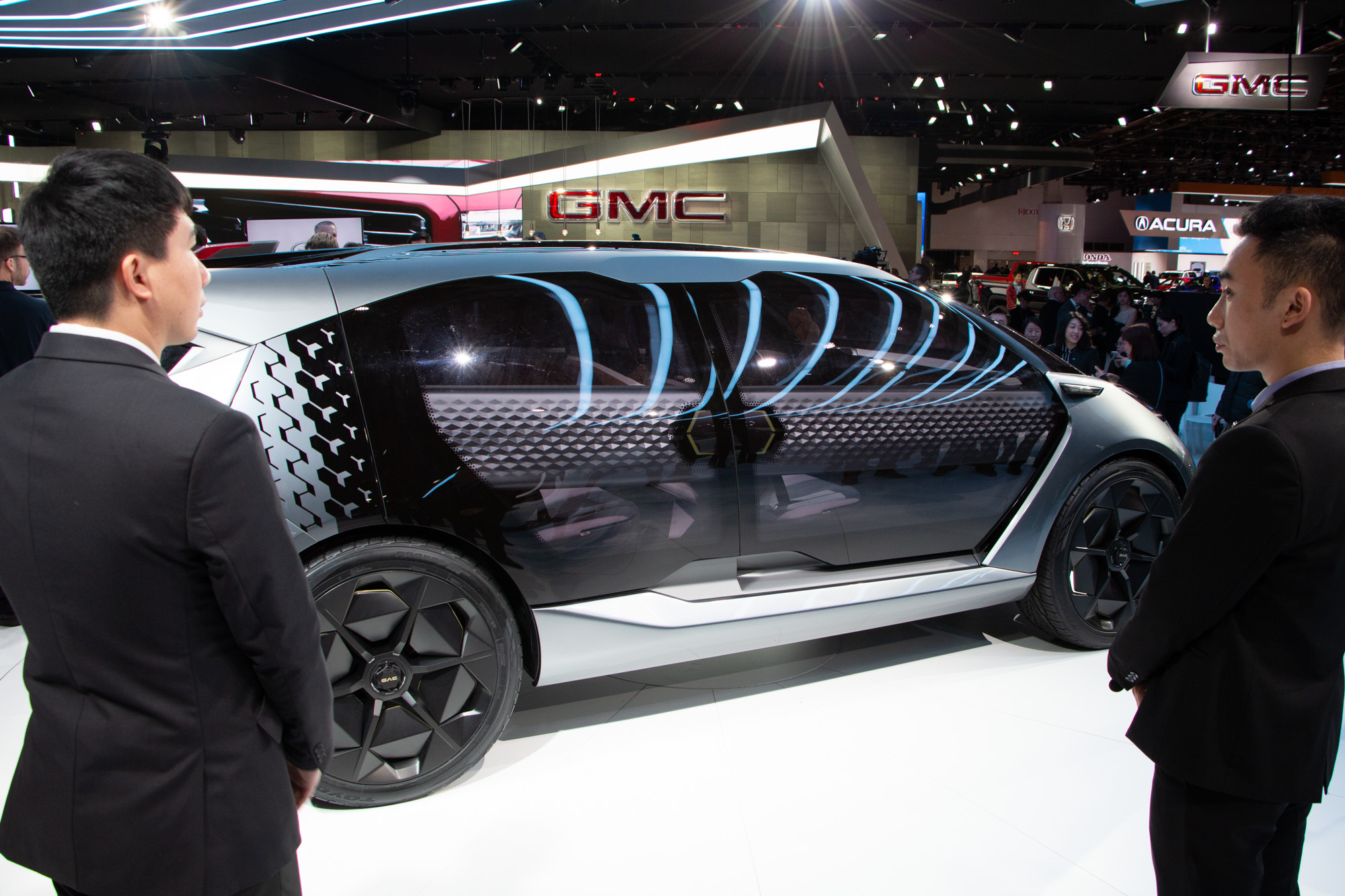 GAC Motor Shows Electric Concept, Sick Dance Moves in Detroit WHEELS.ca
