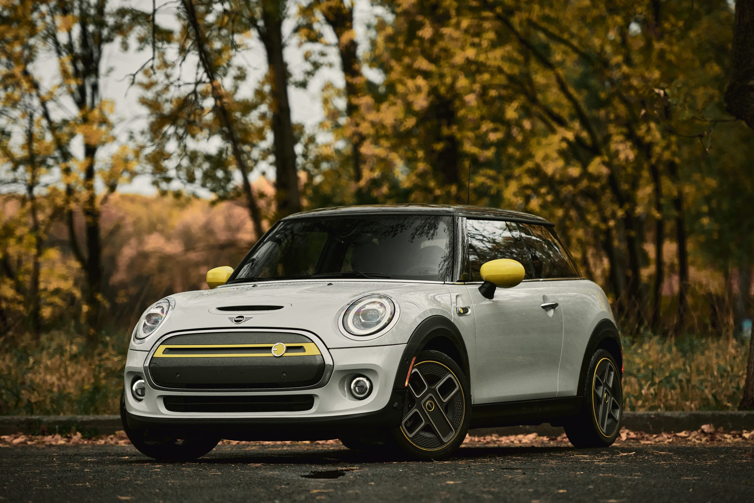 Comparing Running Costs Mini Cooper Se Vs 06 Mini Cooper Wheels Ca