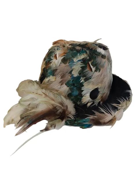1950s Schiaparelli Multicoloured feather hatMulticoloured feather totally made in italy Schiaparelli | PIUMEMULTI