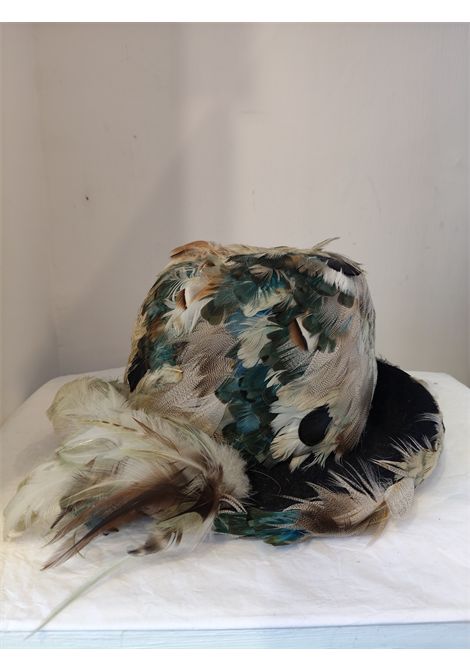 1950s Schiaparelli Multicoloured feather hatMulticoloured feather totally made in italy Schiaparelli | PIUMEMULTI