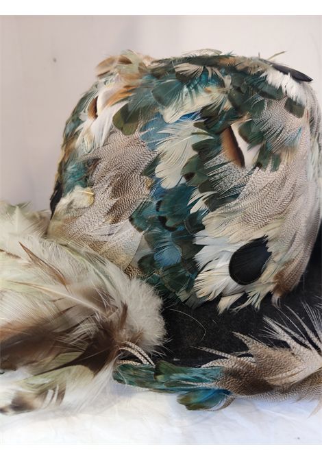 1950s Schiaparelli Multicoloured feather hatMulticoloured feather totally made in italy Schiaparelli | PIUMEMULTI