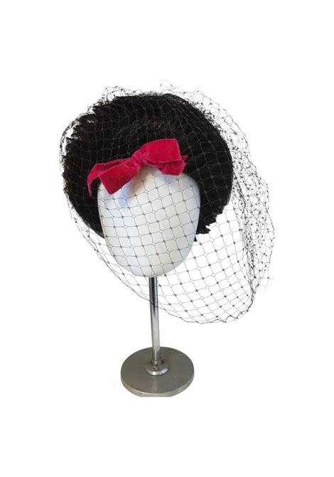 1950s Schiaparelli Black with fucsia bow Hat Schiaparelli | VISIERANERO FUCSIA