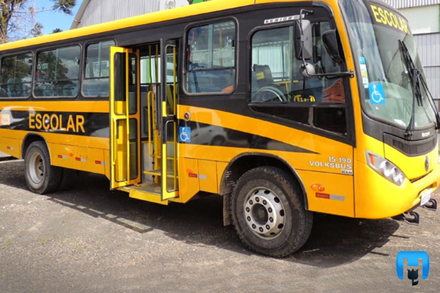 Resultado de imagem para transporte escolar LOTADO