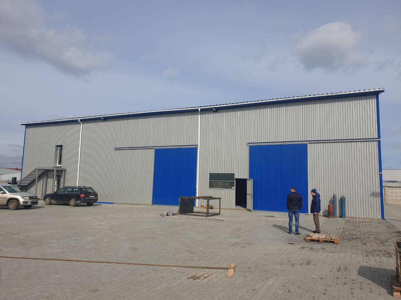 Офисно складское здание