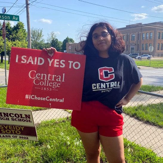 Selfie submitted by an incoming Central College student.