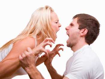 gallina-que-come-huevo-aunque-le-quemen-el-pico-1