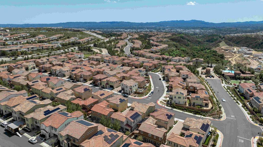 Santa Clarita neighborhood home with for sale sign sitting too long on the market