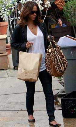 halle-berry-jimmy-choo-bag