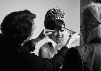 lily-allen-for-chanel-handbag-ad-campaign-600x447