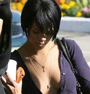 rihanna-cellphone-naranja